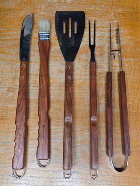 Brookstone Brown Wood-Handle 5-Piece Grill Tool Set